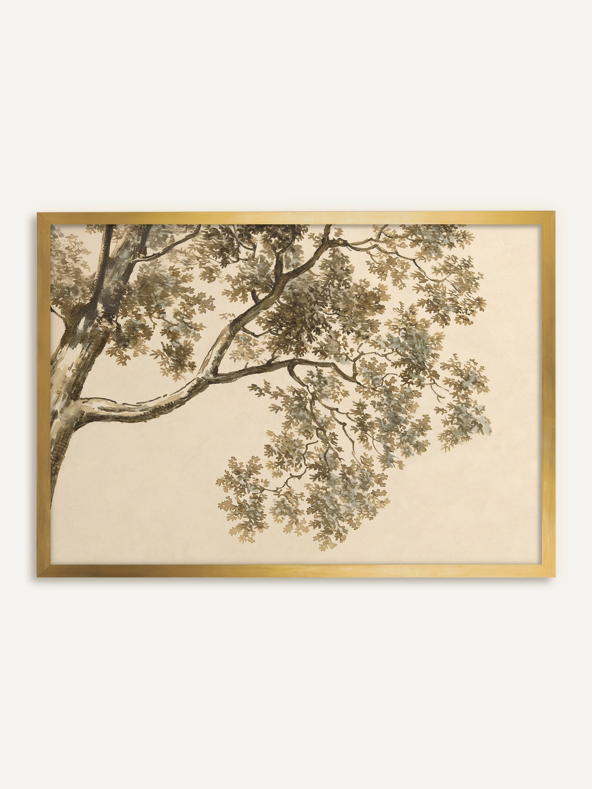 Wandbild, das einen Baumstamm am linken Rand und einen weit ausladenden Ast mit gelapptem Laub in Sepia und Graublau auf warmem Beige zeigt. Im goldenen Rahmen wirkt die Zeichnung wie ein antikes Studienblatt. #Rahmen_Gold