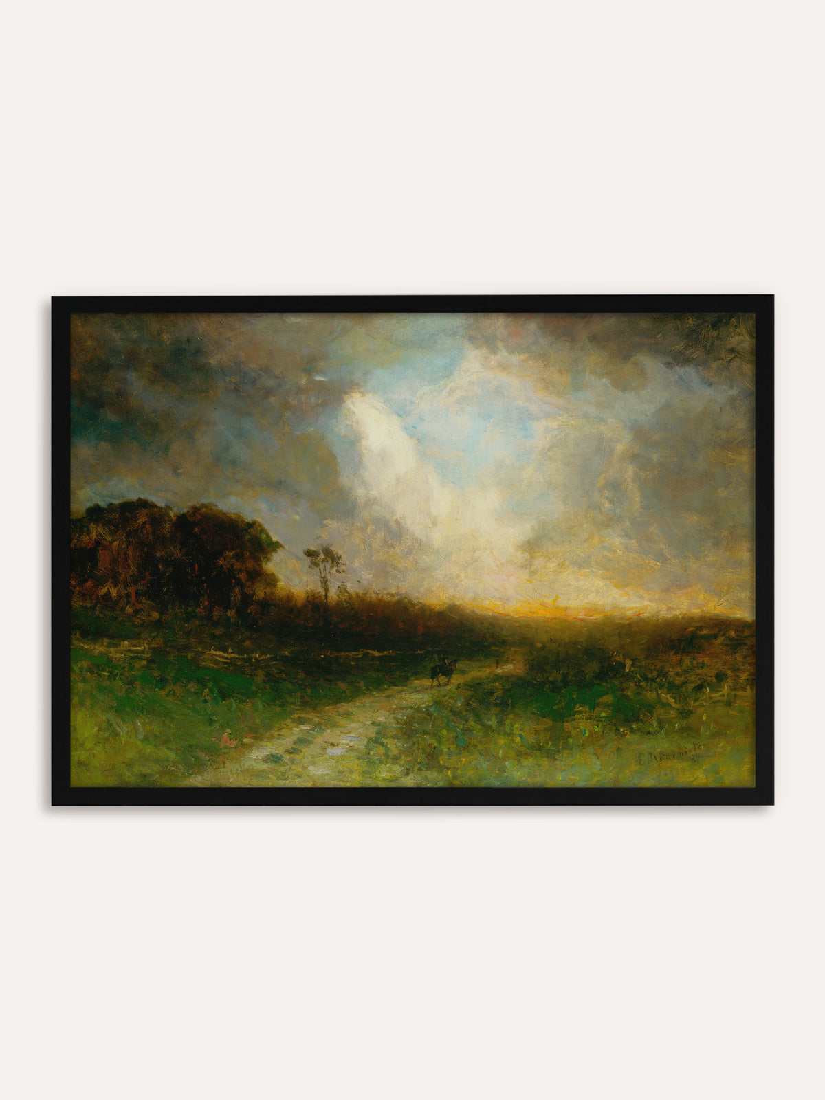 Gerahmtes Poster, das eine weite Landschaft unter dramatischen Wolken zeigt, durch die helles Licht bricht, während ein Reiter auf einem Feldweg zum goldenen Horizont zieht. Der schwarze Rahmen betont die dunklen Wolken und passt zu Dark Academia. #Rahmen_Schwarz