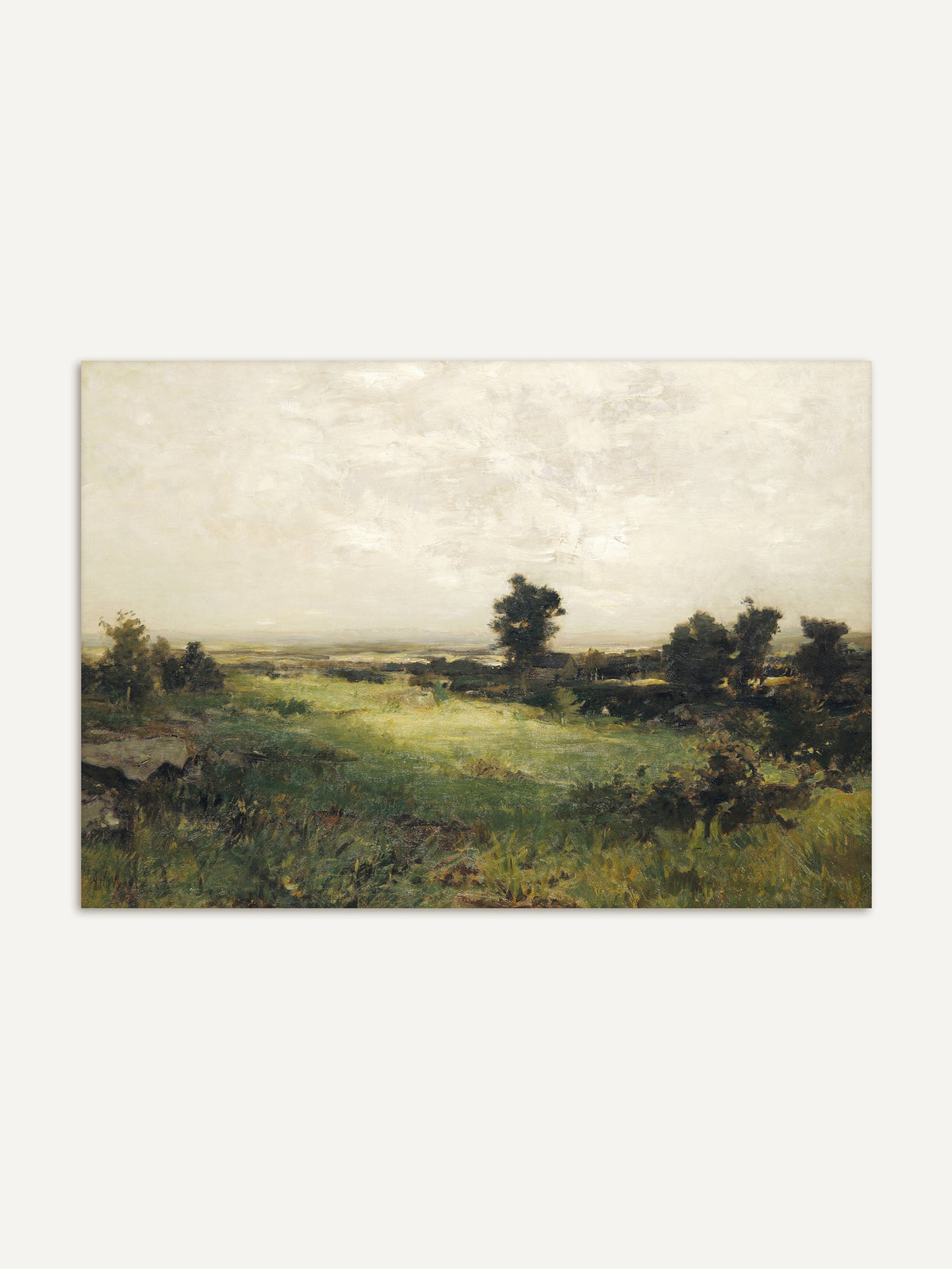 Kunstdruck einer weiten Landschaft im Housatonic Valley mit grüner Wiese, Felsen im Vordergrund und dunklen Baumgruppen unter einem hellen, cremeweißen Himmel. Das Vintage-Motiv in ruhigen Grüntönen bringt Weite und Stille an die Wand. #Rahmen_Ohne Rahmen