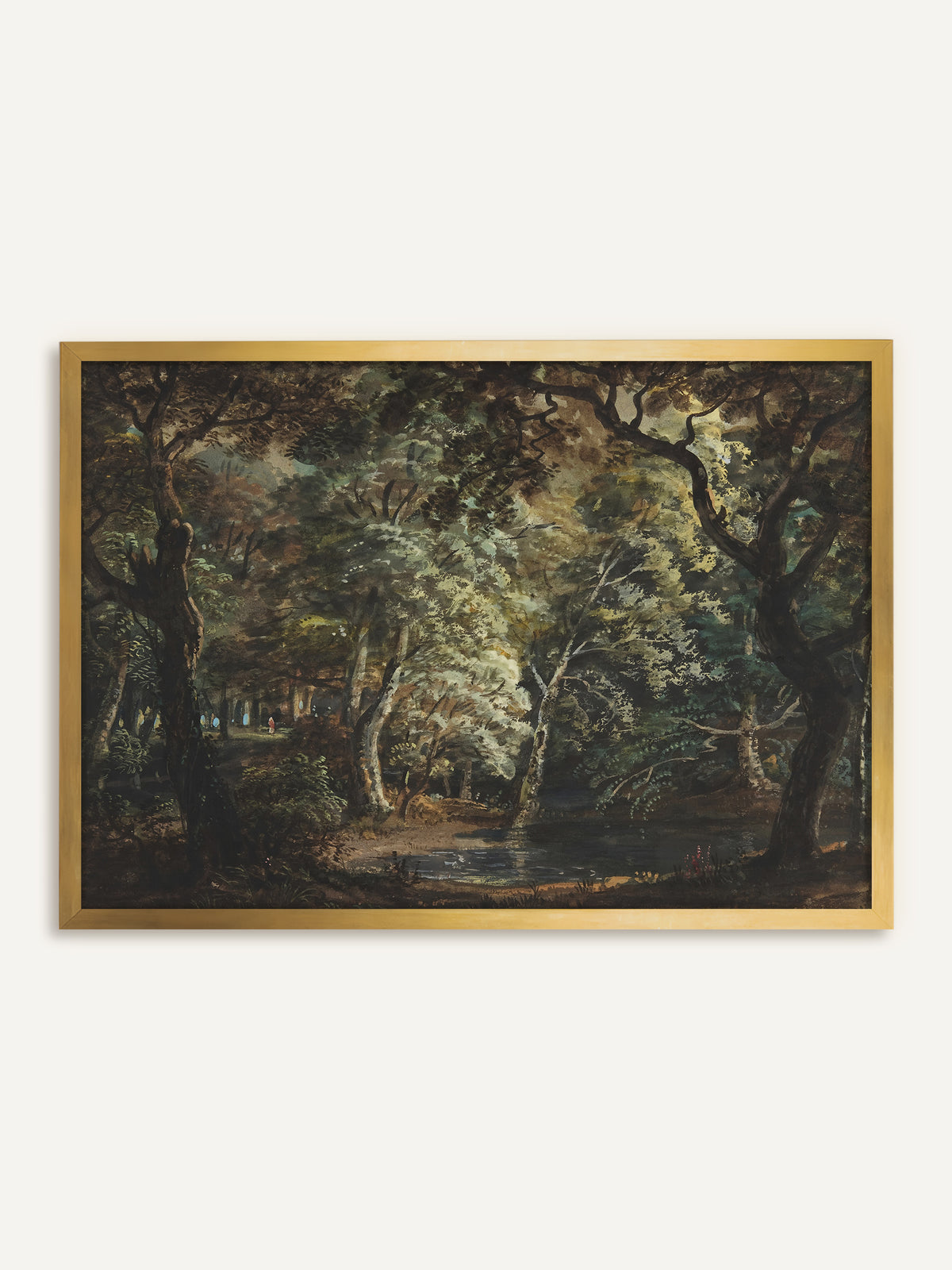 Wandbild, das einen dichten Wald mit knorrigen Eichen und hellen Birken zeigt, zwischen denen Licht auf einen stillen Teich fällt. Im goldenen Rahmen leuchtet das Licht im Laub wie auf einem antiken Gemälde. #Rahmen_Gold