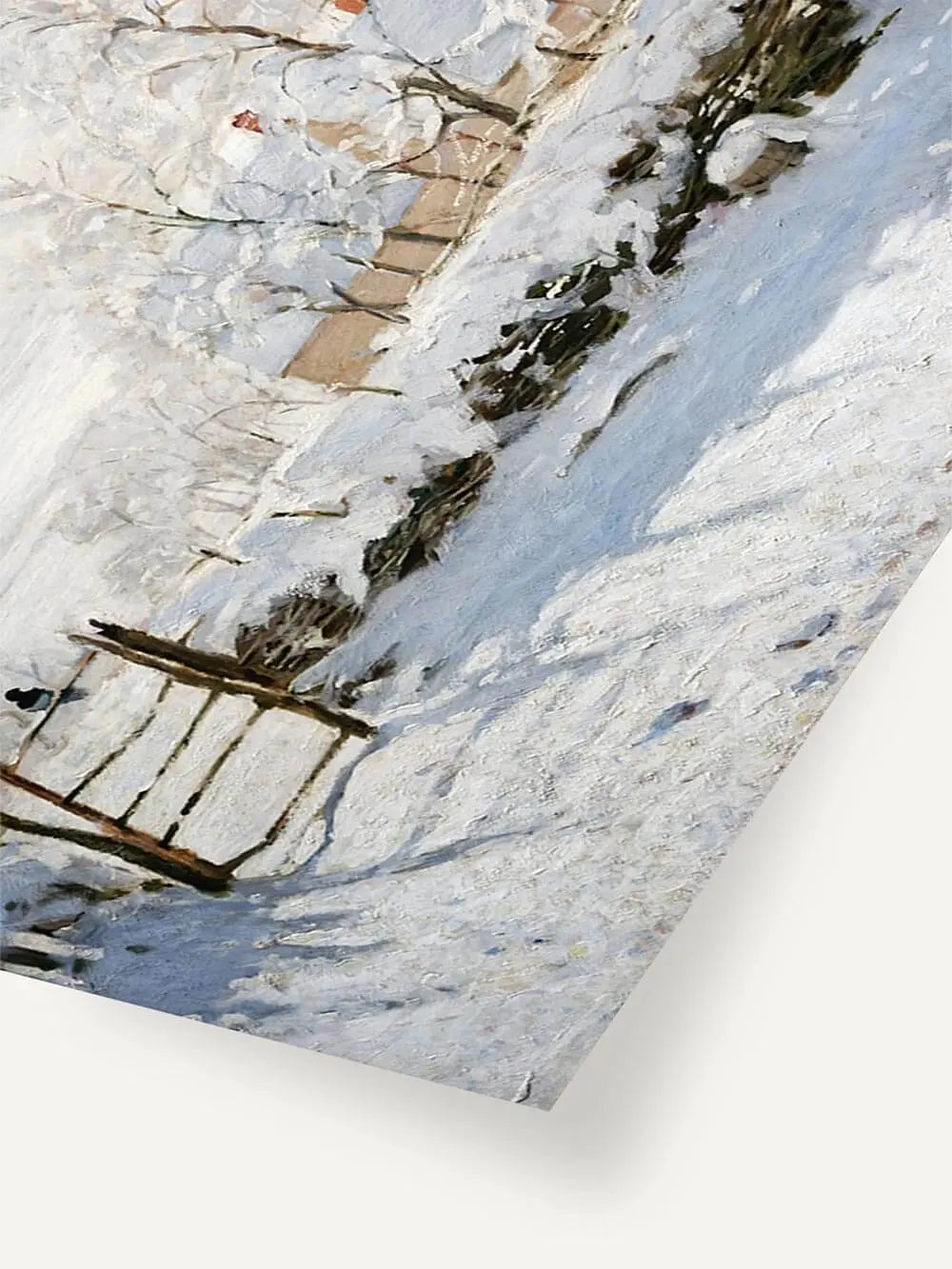 Detail des winterlichen Kunstdrucks mit feiner Pinselstruktur im Schnee, natürliche Lichtreflexe und klare Linien des Zauns heben die Textur hervor.