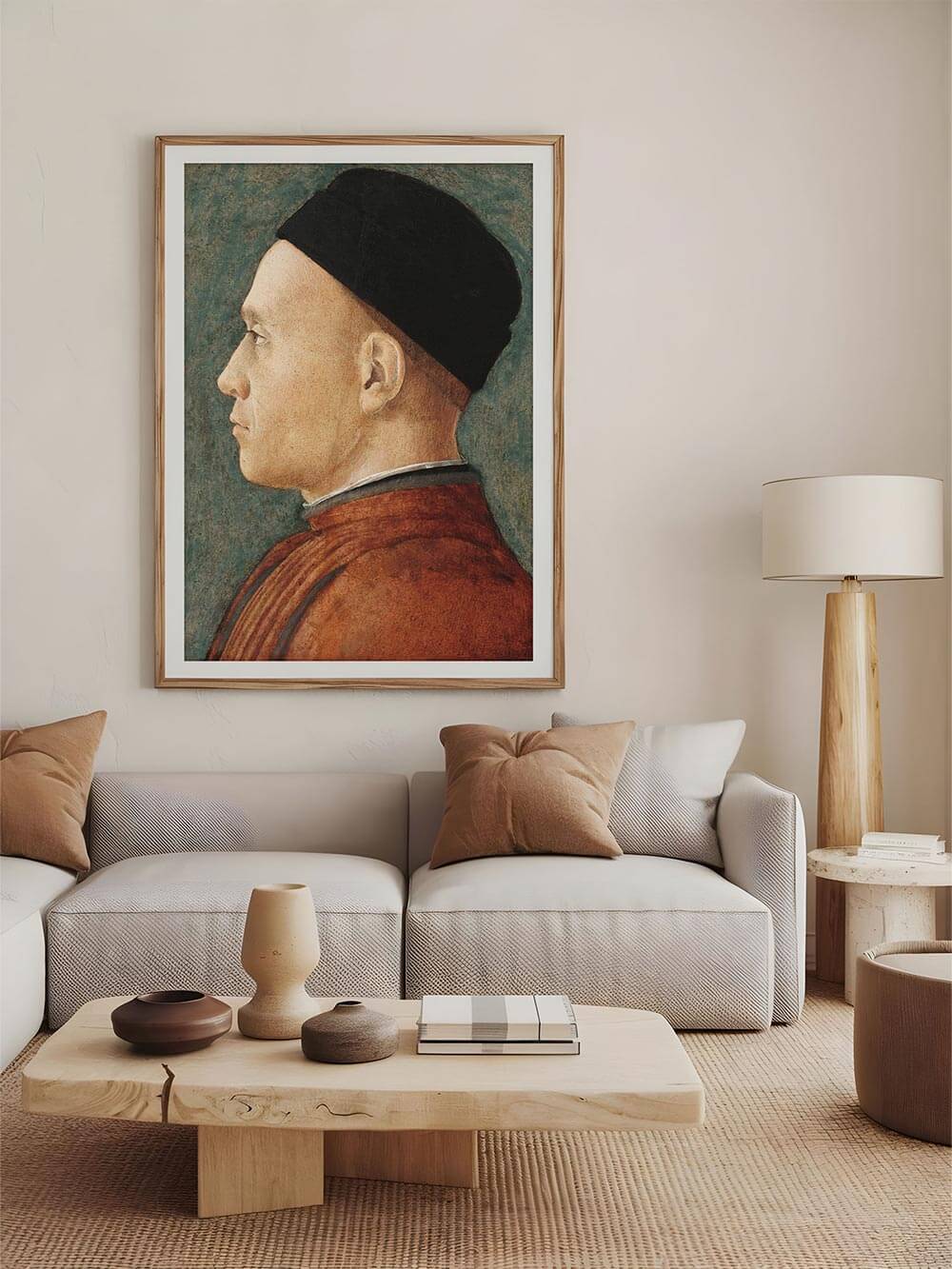 Renaissance-Porträt eines Mannes im Profil mit schwarzer Kappe und rotem Gewand. Antiker Kunstdruck mit feiner Linienführung und gedeckter Farbpalette, perfekt für klassische und moderne Wohnräume.