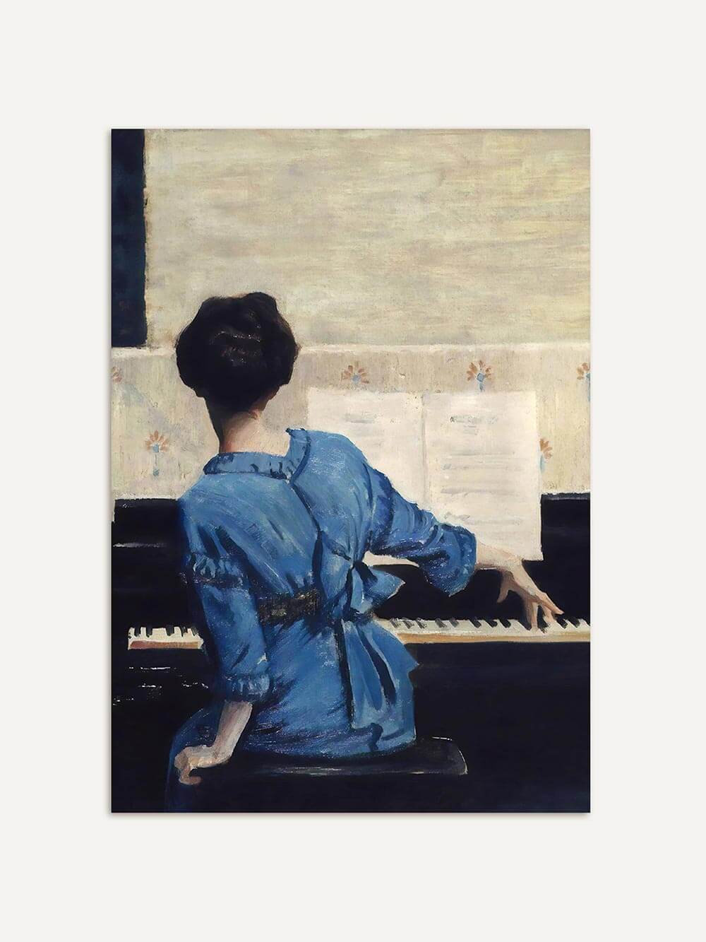 Vintage-Porträt einer Frau in blauem Kleid am Klavier, realistisch gemalt mit sanften Lichtreflexen und ruhiger Atmosphäre. Zeitloser Kunstdruck in klassischer Farbpalette für elegante Wohnräume.