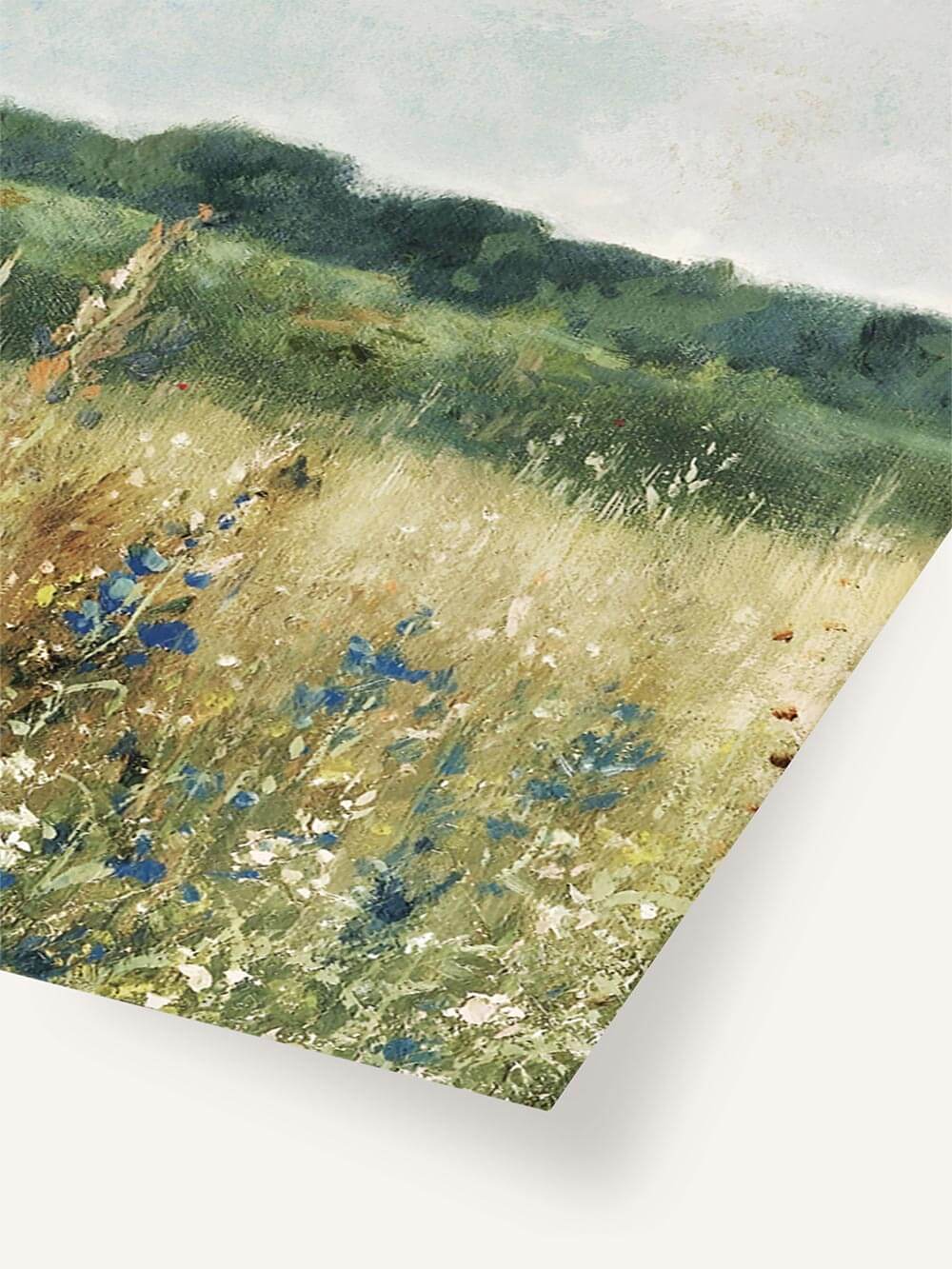 Detailansicht des Kunstdrucks mit feiner Leinenstruktur und lebendiger Pinselarbeit. Farbverläufe in Grün, Beige und Blau lassen die Sommerwiese lebendig wirken.