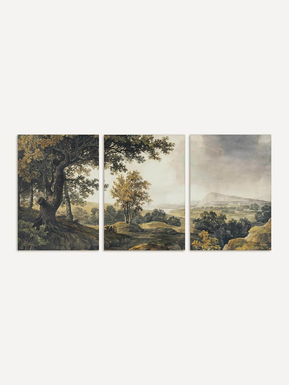 Dreiteiliges Landschafts-Triptychon mit antiker Anmutung, das sanfte Hügel, alte Bäume und eine weite Flusslandschaft in gedeckten Grün- und Ockertönen zeigt und als ruhiger Kunstdruck im klassischen Stil eine zusammenhängende Panorama-Szenerie bildet.
