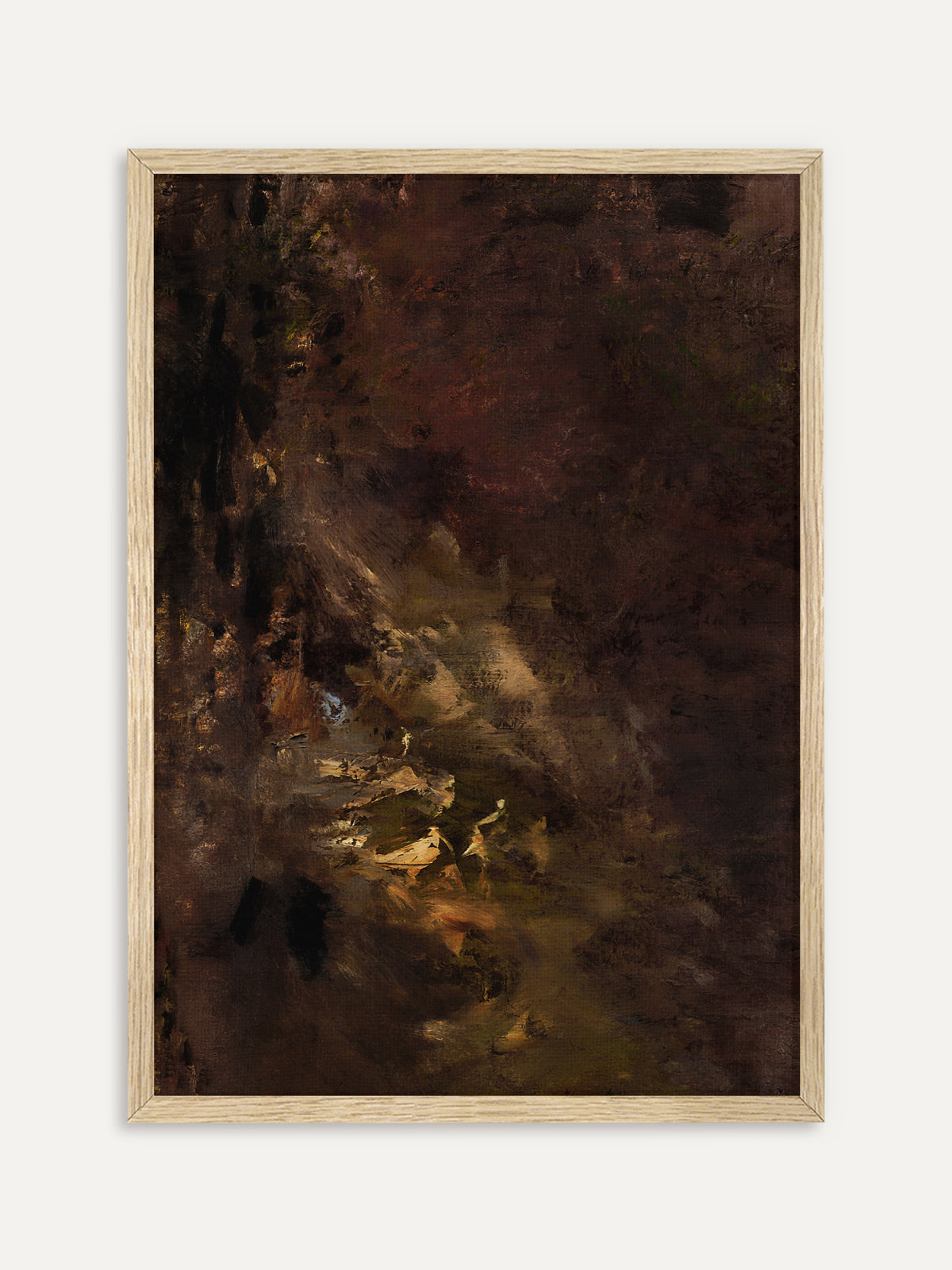 Kunstdruck, der dunkles Braun und Rotbraun mit einer goldbraun aufleuchtenden Stelle in der Bildmitte zeigt, die an Licht in einer abendlichen Landschaft erinnert. Im Rahmen aus hellem Holz wirkt das Bild leichter und passt zu Wabi-Sabi. #Rahmen_Helles Holz