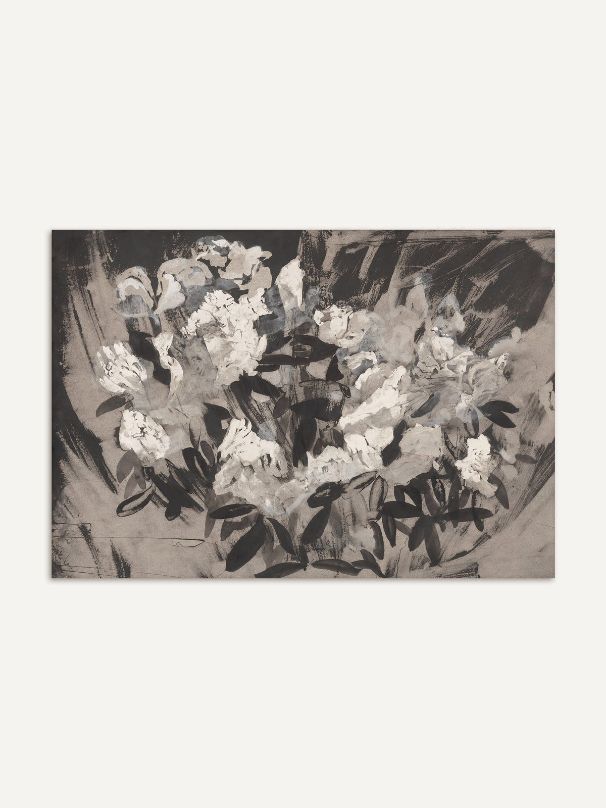 Abstrakter Blumen Kunstdruck mit einem üppigen Strauß weißer Pfingstrosen und schwarzer Blätter, locker mit Tusche gemalt vor grauem und schwarzem Hintergrund. Die monochrome Komposition wirkt ruhig und passt gut zu einer Wabi-Sabi-Einrichtung. #Rahmen_Ohne Rahmen