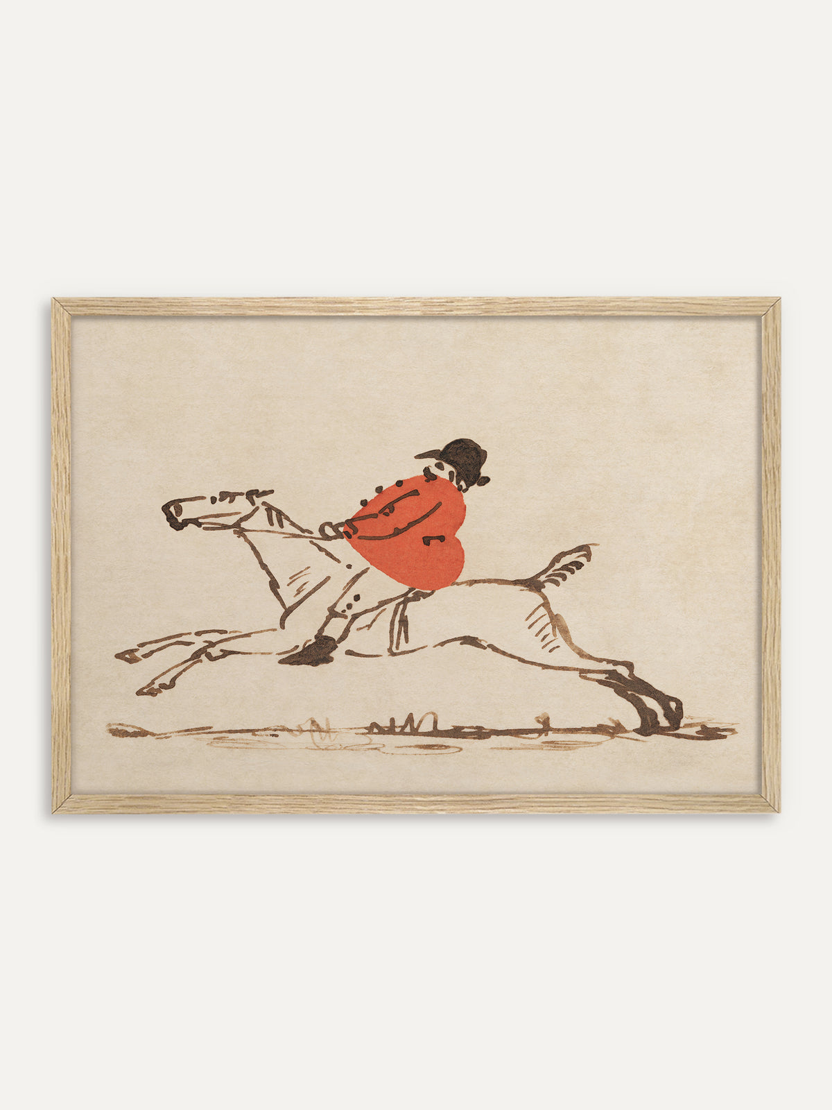 Kunstdruck mit galoppierendem Pferd und Reiter im Rahmen aus hellem Holz. Das helle Holz fügt sich in den cremefarbenen Grund und lässt die rote Jacke leuchten. #Rahmen_Helles Holz