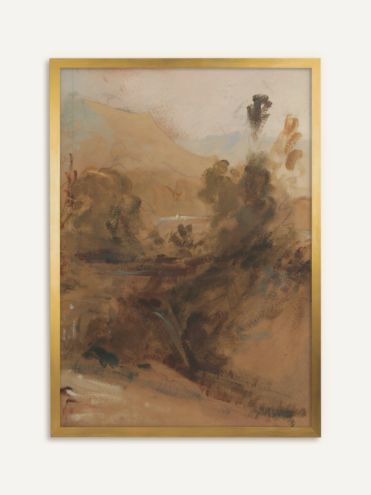 Wandbild, das eine skizzenhafte Landschaft in warmen Braun-, Ocker- und Beigetönen mit Bäumen, einem fernen Berghang und einem hellen Flusslauf im Tal zeigt. Im goldenen Rahmen greift das Bild die Ockertöne auf und wirkt wie eine antike Zeichnung. #Rahmen_Gold