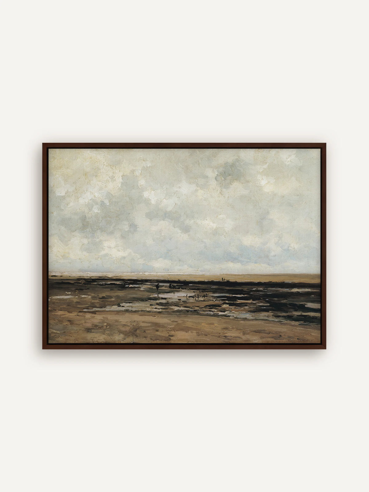 Strand bei Ebbe auf Leinwand im dunkelbraunen Schattenfugenrahmen. Der dunkle Rahmen nimmt die schwarzbraunen Rinnen im Sand auf, über denen ein heller Himmel in Weiß und zartem Blau liegt. #Rahmen_Braun