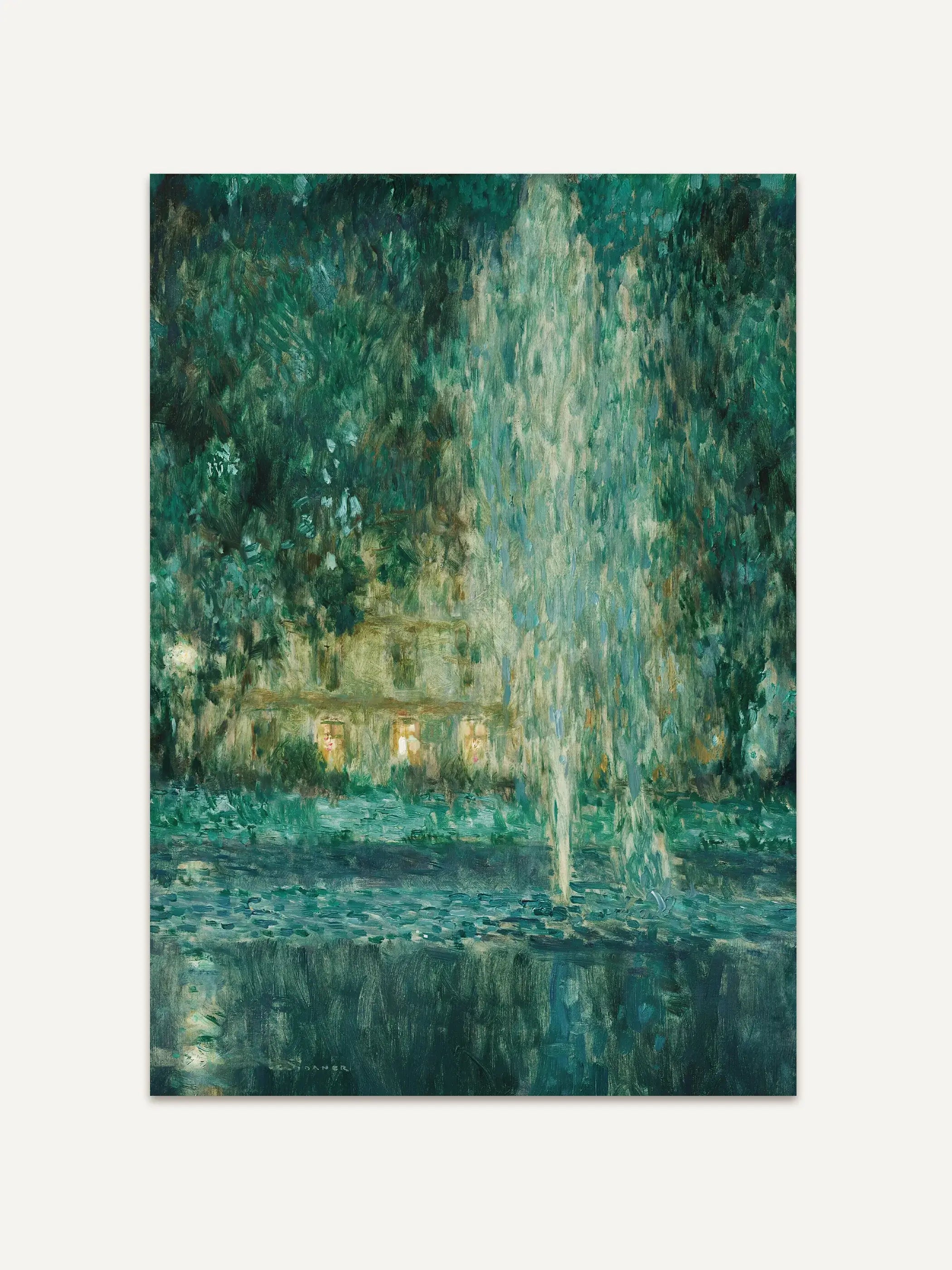 Kunstdruck einer nächtlichen Gartenszene mit leuchtender Wasserfontäne in dichtem Smaragdgrün und warmen Lichtakzenten. Das Wandbild eignet sich für Wohn-, Ess- und Schlafzimmer.