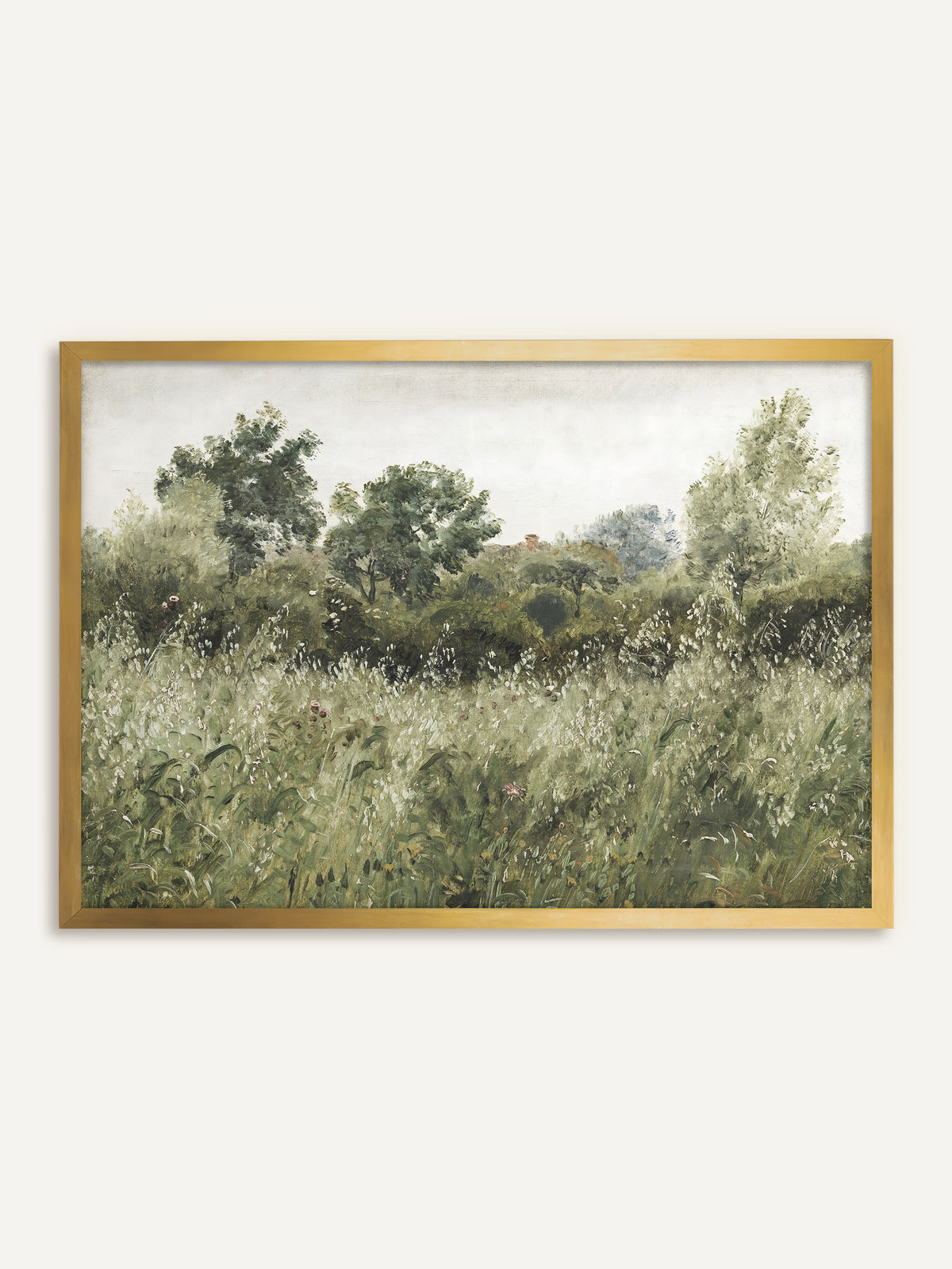 Wandbild, das ein hohes Haferfeld vor dichten grünen Bäumen zeigt, dazwischen vereinzelte rosa Blüten unter einem hellen, verhangenen Himmel. Der goldene Rahmen gibt den Grüntönen einen warmen antiken Glanz. #Rahmen_Gold
