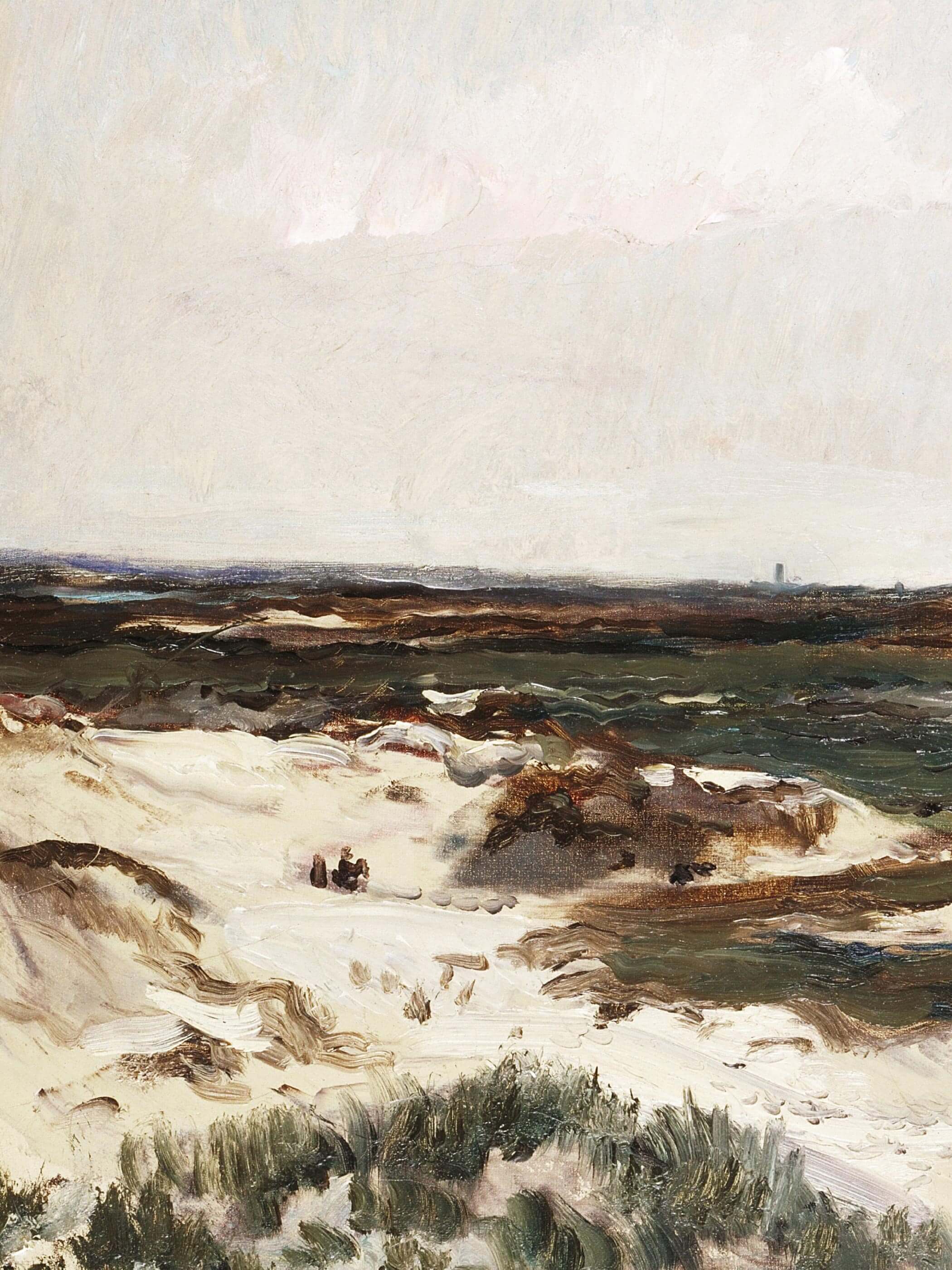 Detailaufnahme eines Vintage-Kunstdrucks einer Dünenlandschaft, mit stürmischem Himmel, rauen Sanddünen und Grasbewuchs im Vordergrund. Das Gemälde zeigt die raue Schönheit der Küstenlandschaft mit natürlicher Farbgebung und impressionistischer Pinseltechnik.