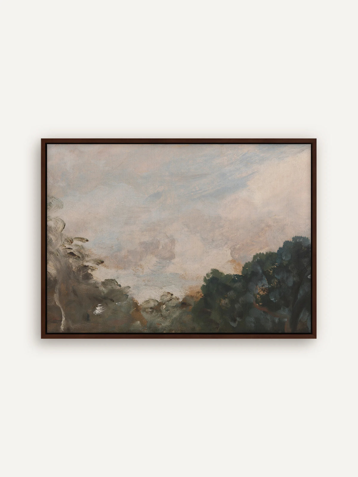 Wolkenhimmel über Bäumen auf Leinwand im dunkelbraunen Schattenfugenrahmen. Der dunkle Rahmen verbindet sich mit der tiefgrünen Baumkrone rechts, darüber ziehen rosige Wolken in breiten Pinselzügen. #Rahmen_Braun