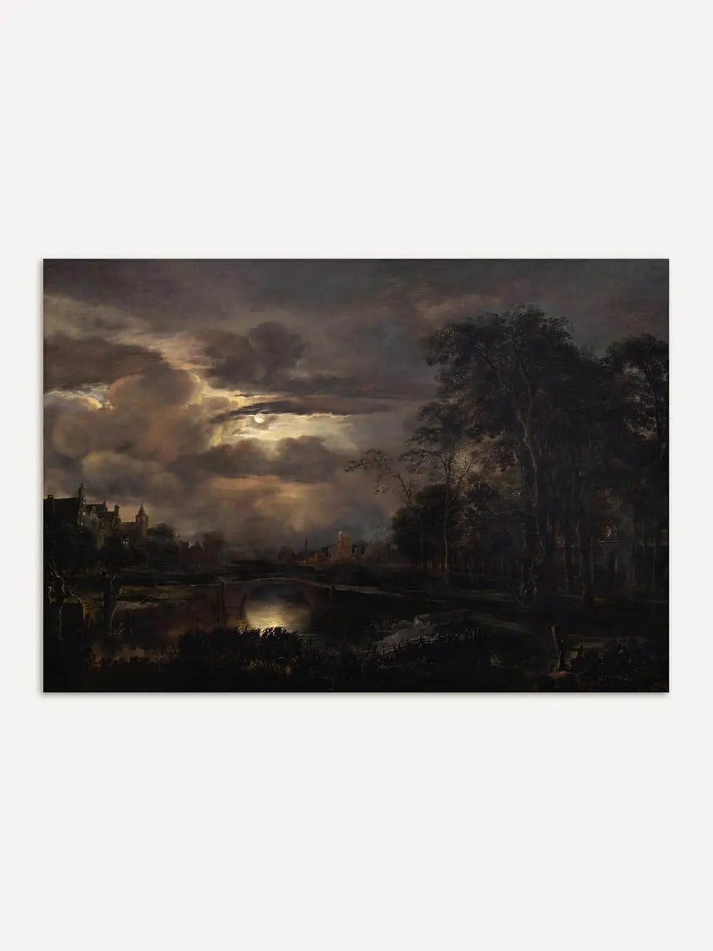 Dunkler Landschafts-Kunstdruck mit dramatischem Himmel und sanftem Mondlicht über einem Fluss. Die nächtliche Szene wirkt geheimnisvoll und malerisch.