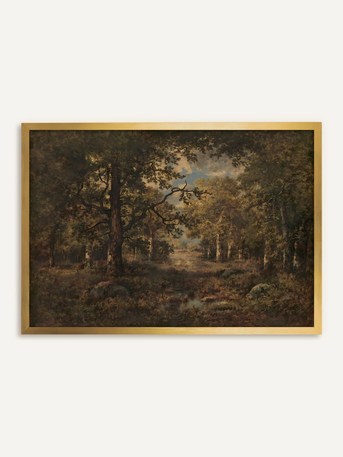 Wandbild, das einen dichten Eichenwald mit einer mächtigen alten Eiche, einem hellen Weg zur Lichtung und einem kleinen Tümpel zwischen moosigen Steinen zeigt. Im goldenen Rahmen leuchtet das Licht über der Lichtung, und das Motiv wirkt wie ein antikes Gemälde. #Rahmen_Gold