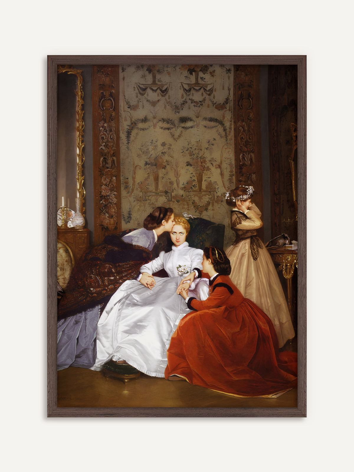 Poster mit einer zögernden Braut im weißen Seidenkleid, die von drei Freundinnen in prachtvollen Roben vor einer reich verzierten Salonwand getröstet wird. Der Rahmen aus dunklem Holz betont die warmen Rottöne und die Dark-Academia-Stimmung. #Rahmen_Dunkles Holz