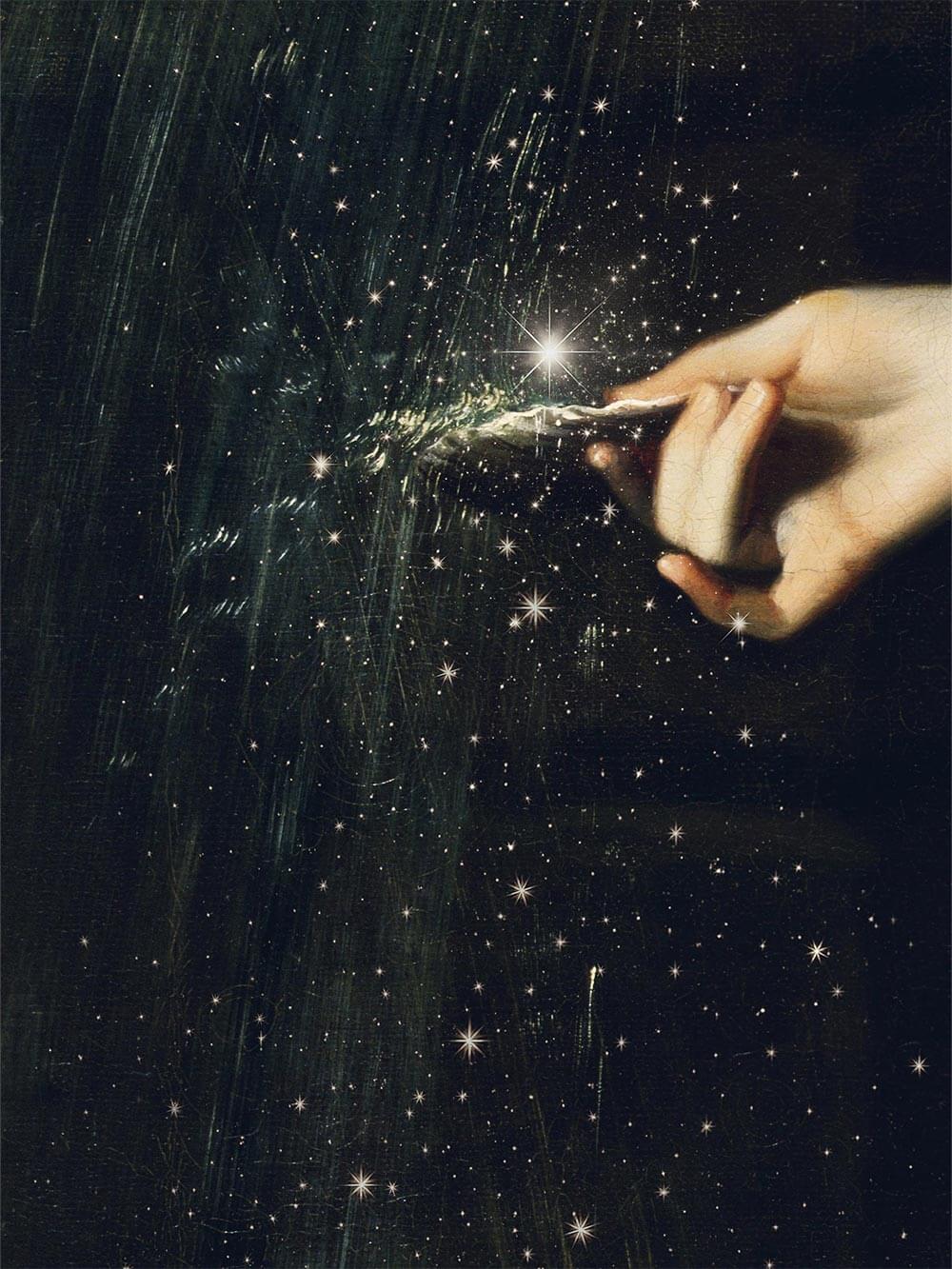 Nahaufnahme der Hand und der funkelnden Lichtpartikel auf dunklem Hintergrund mit sichtbarer malerischer Struktur und feinen Glanzakzenten. Ausdrucksstarkes Detail eines künstlerischen Posters, das Tiefe, Bewegung und eine fast kosmische Stimmung vermittelt.