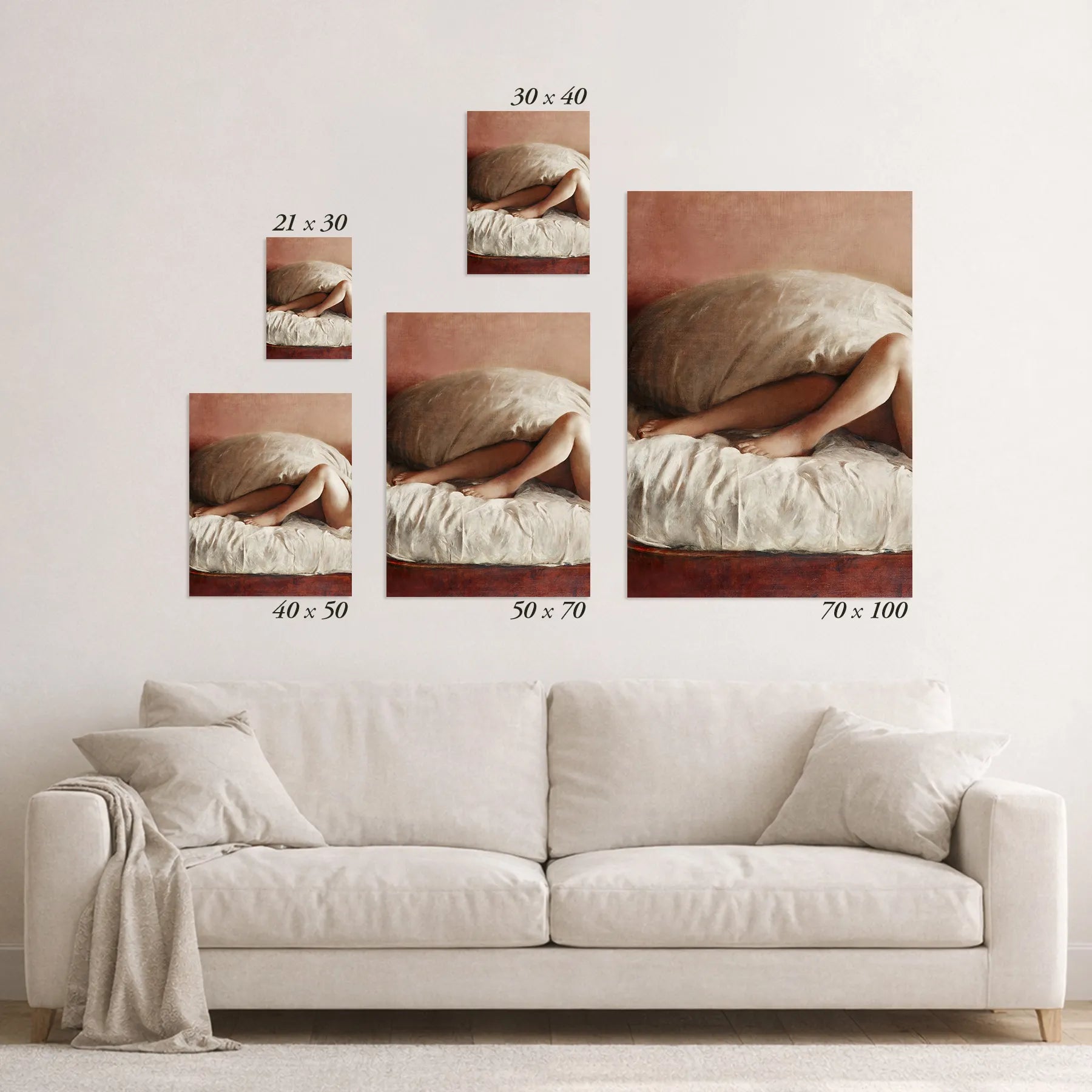 Schematische Größenübersicht der verfügbaren Formate über einem Sofa.