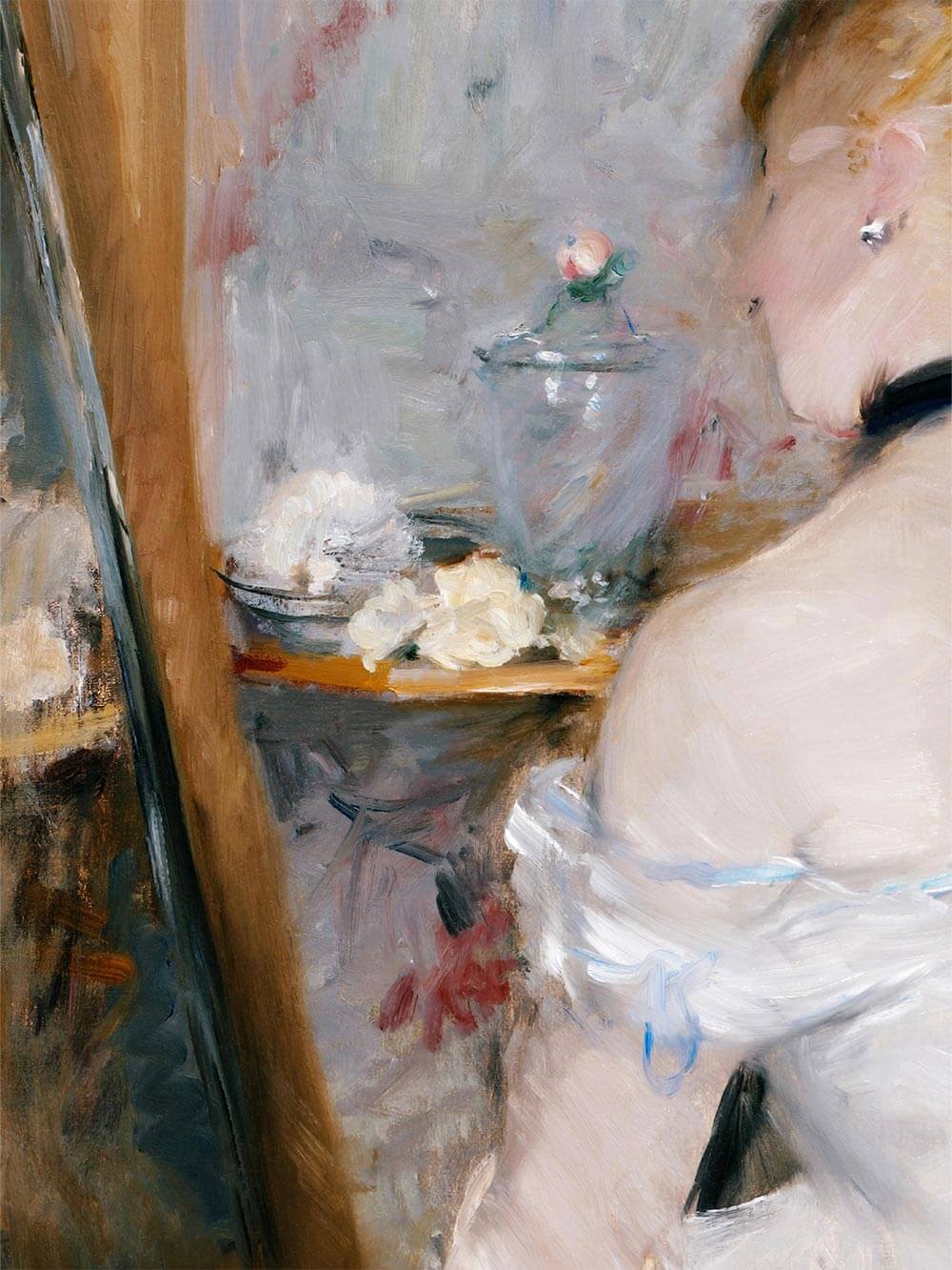 Nahaufnahme des impressionistischen Gemäldes zeigt feine Farbverläufe, zarte Pinselstruktur und florale Details im Hintergrund. Hochwertiger Kunstdruck mit authentischer Textur und eleganter Tiefe.