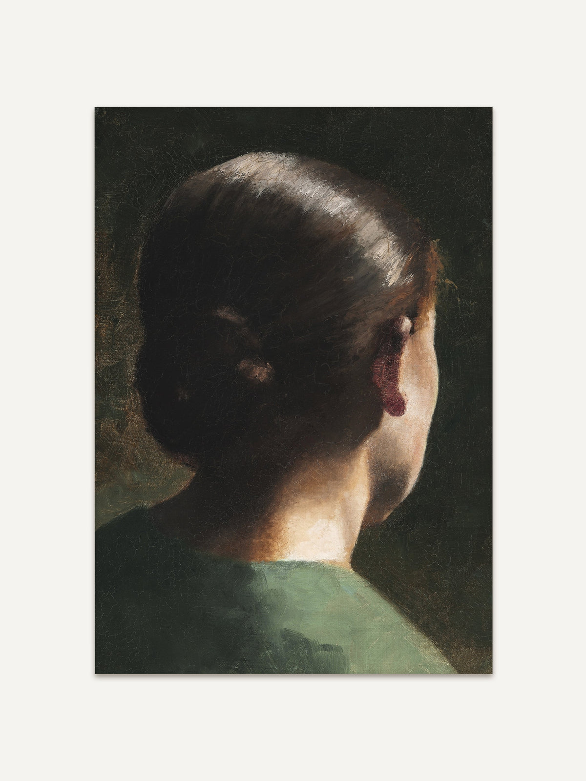 Rückansicht eines Frauenporträts in Ölmalerei mit dunklem Hintergrund und dezentem Lichteinfall auf Haut und Haar. Zeitloser Kunstdruck in dunklen Grüntönen, ideal für Dark Academia oder moody Interieur. #Rahmen_Ohne Rahmen