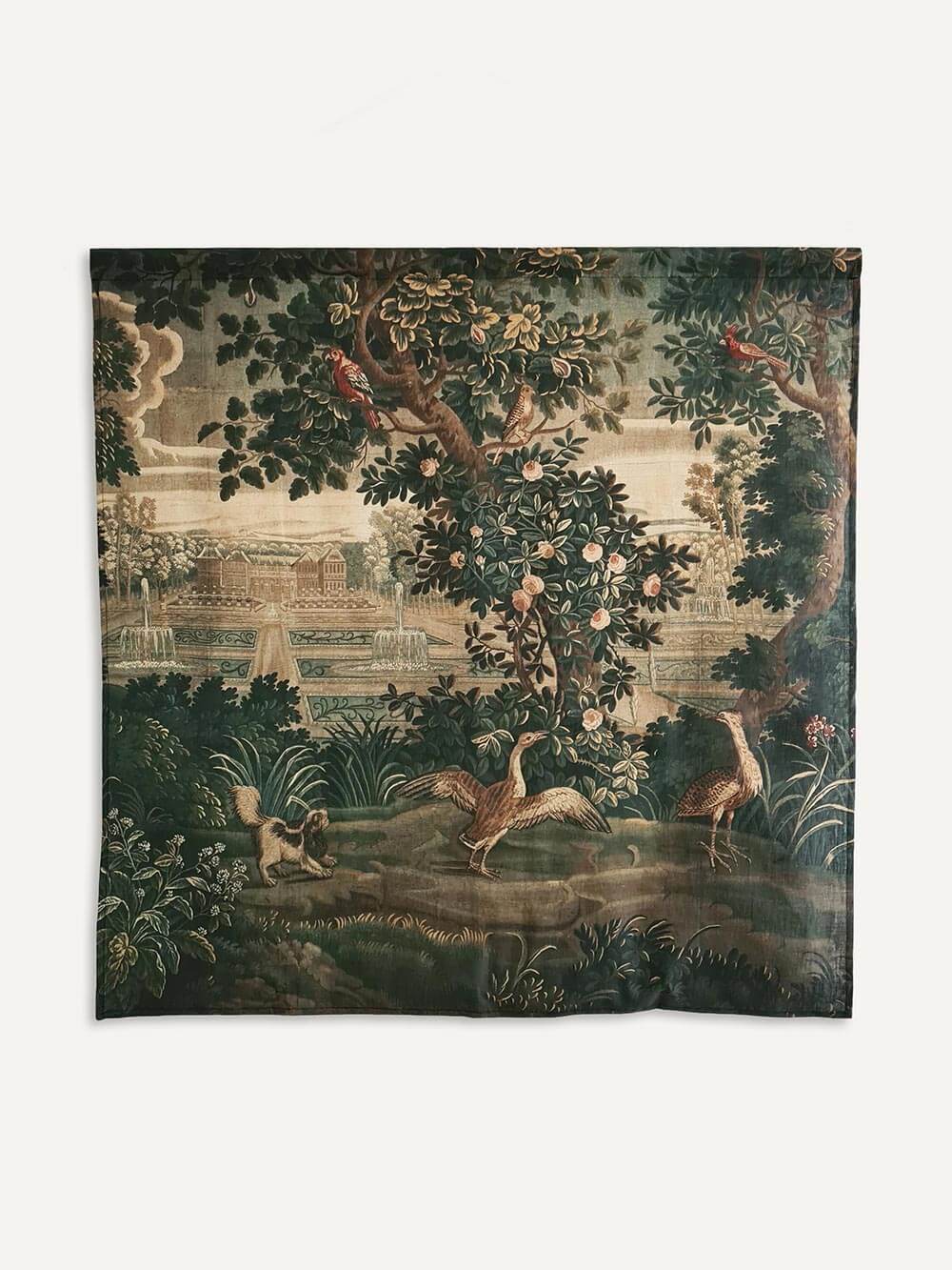 Rokoko Verdure Wandteppich mit üppiger Naturlandschaft, exotischen Vögeln und barockem Garten im Hintergrund. Tiefe Grüntöne und feine Details machen ihn zur perfekten klassischen Wanddekoration.