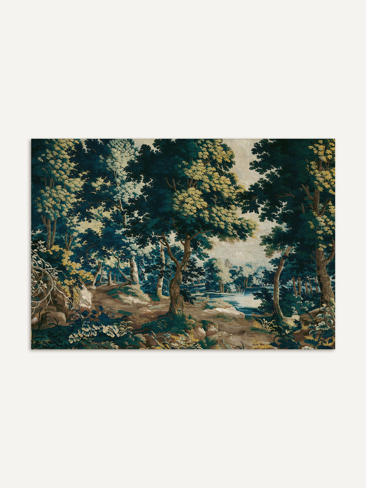 Kunstdruck eines Rokoko-Wandteppichs mit üppiger Waldlandschaft in Blau- und Grüntönen. Der Wandteppich zeigt große Bäume und einen ruhigen See, die eine friedliche, naturverbundene Atmosphäre vermitteln. #Rahmen_Ohne Rahmen